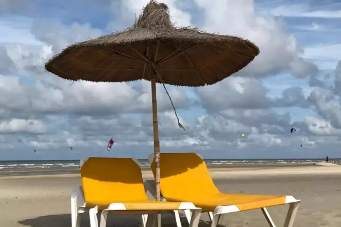 Viele Strandkörbe blieben im vergangenen Sommer leer. Wie das 2021 aussieht, ist noch fraglich. Eins ist aber sicher: Die Reiseb Viele Strandkörbe blieben im vergangenen Sommer leer. Wie das 2021 aussieht, ist noch fraglich. Eins ist aber sicher: Die Reiseb