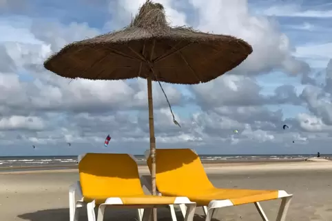 Viele Strandkörbe blieben im vergangenen Sommer leer. Wie das 2021 aussieht, ist noch fraglich. Eins ist aber sicher: Die Reiseb