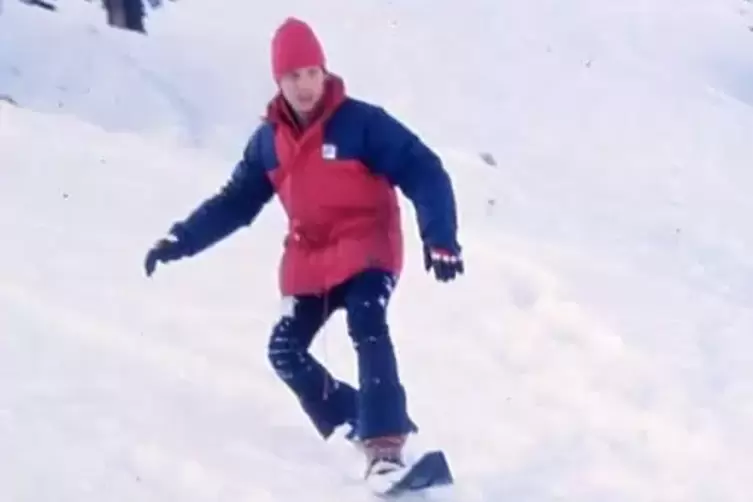 1982: Erste Snowboard-Versuche von Torsten Kiehm, dem Ehemann der heutigen HHG-Schulleiterin.
