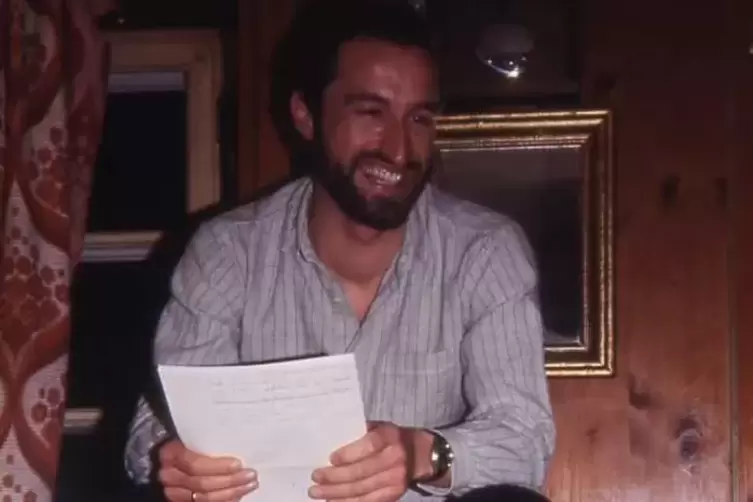 1982: Klassenlehrer Peter Ulrich, am Abschlussabend gut gelaunt.