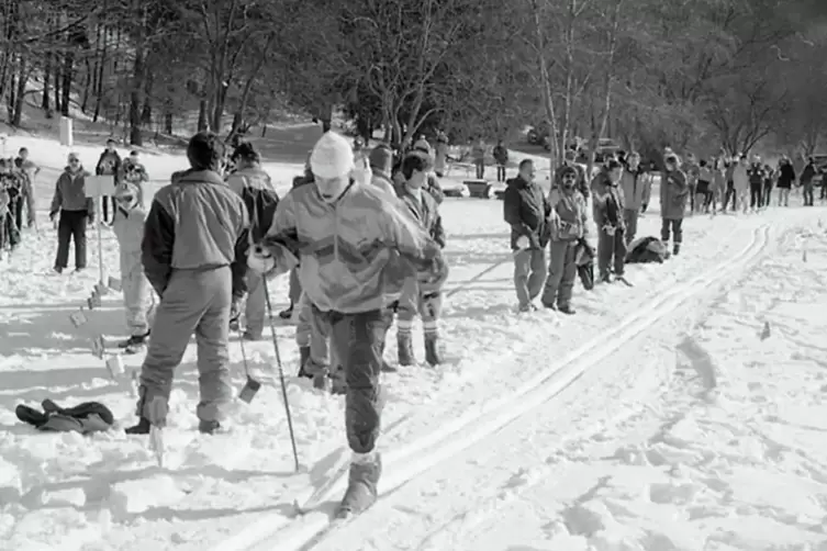 Viele Zuschauer lockten 1991 die letzten Langlauf-Meisterschaften auf pfälzischem Boden zum Freizeitgelände am Eisweiher, wo die