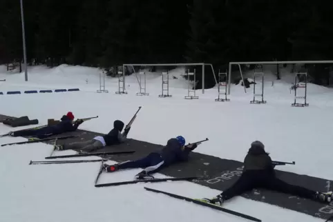 Biathlon mit Lasergewehren kommt im Skiverband Pfalz besonders bei Jugendlichen gut an.