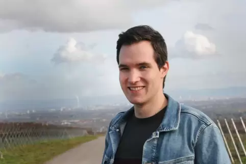 Wenn er nicht gerade auf seinem Rennrad sitzt, geht Joschka Brodbeck gerne zwischen Weisenheim am Berg und Leistadt spazieren.