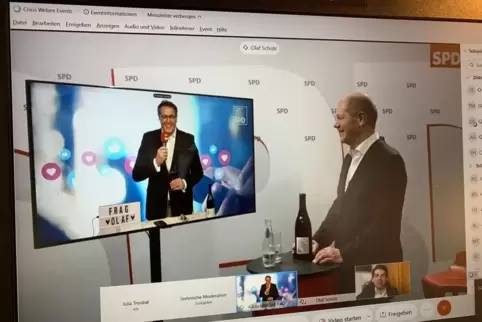 Olaf Scholz schien zwar das Schoppengals zu kennen, nicht jedoch das Dubbeglas. Aber über einen Spätburgunder aus Schweigen-Rech