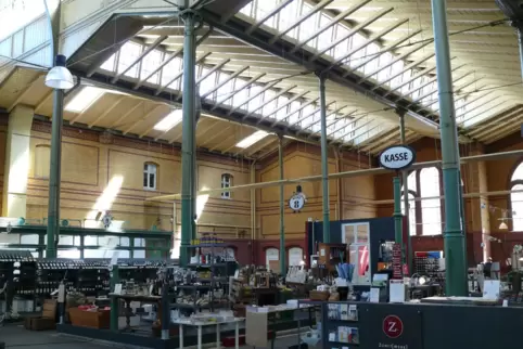 Viele kleine Läden auf einem Platz: Das ist die Idee, die in der historischen Arminiusmarkthalle in Berlin umgesetzt wird. 