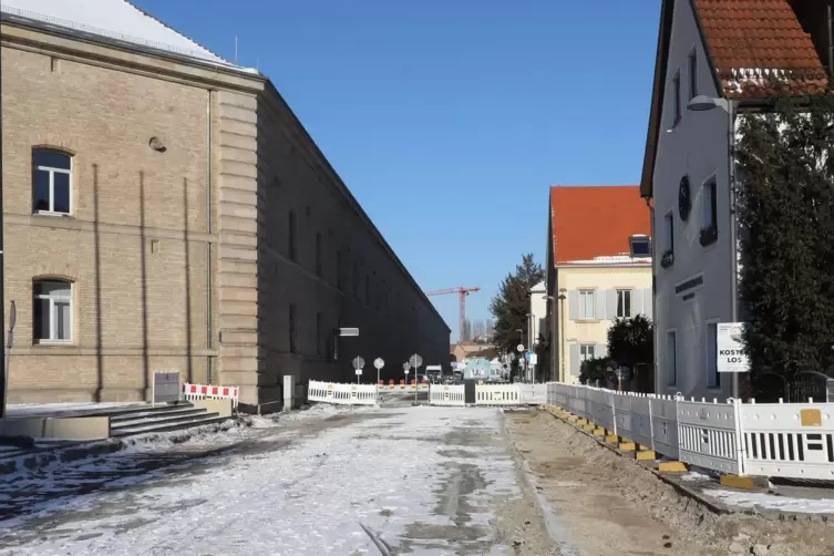 Aktuelle r Stra&szlig;enbbau An der Hochschule.
