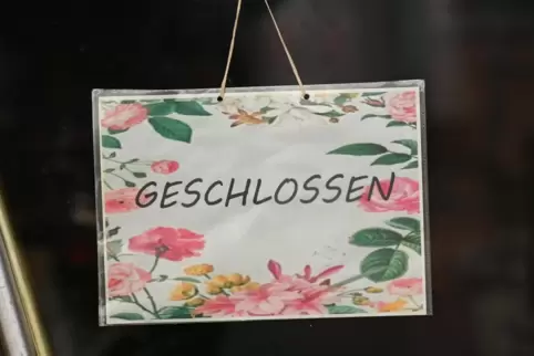 Die Floristen müssen schließen, Tulpen gibt es beim Discounter. 