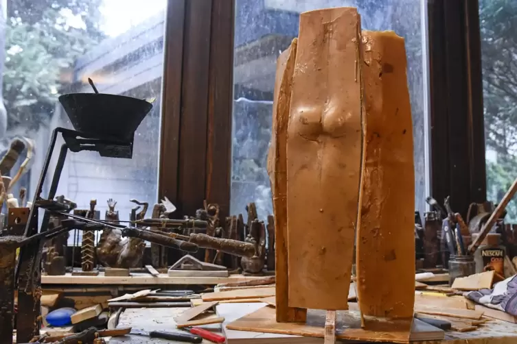  Auch mit Wachs arbeitet der Frankenthaler K&uuml;nstler.