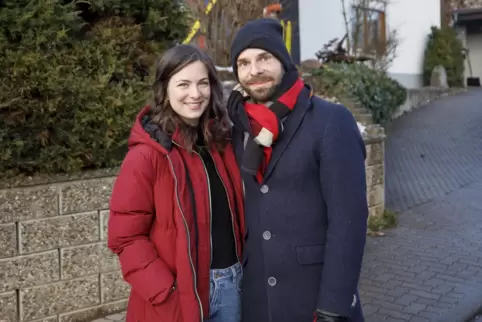Aus der Großstadt zurück aufs Land: Das Schauspielerpaar Kirsten Schneider und Joseph Reichelt laviert sich durch Corona.