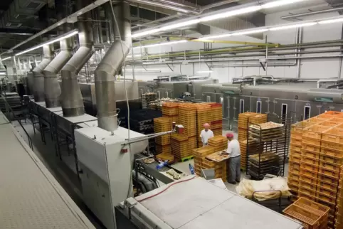 Unser Archivfoto zeigt die Produktion im Bäckerhaus Ecker in Bexbach. Unser Archivfoto zeigt die Produktion im Bäckerhaus Ecker in Bexbach.