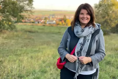 Der Ausblick auf Kirchheimbolanden hat es Sabine Wienpahl angetan. Der Ausblick auf Kirchheimbolanden hat es Sabine Wienpahl angetan.