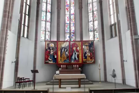 Besonderes Gebäude: Blick in die damalige Seminarkirche St. Ludwig, als diese noch mit dem bekannten „Boßweiler Altar“ ausgestat Besonderes Gebäude: Blick in die damalige Seminarkirche St. Ludwig, als diese noch mit dem bekannten „Boßweiler Altar“ ausgestat
