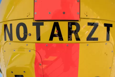 Der dreijährige Junge, der vom Auto erfasst wurde, wurde mit dem Rettungshubschrauber ins Krankenhaus gebracht.