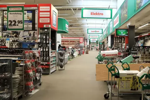 Gähnende leere, zumindest was die Kunden angeht: im Gillet-Baumarkt in Landau. 