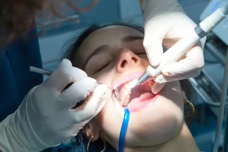 CViele Patienten haben auch Angst vorm Zahnarzt. 