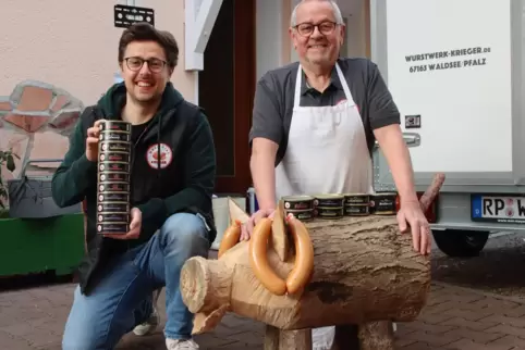 Freunde guter Wurst: Alexander (links) und Heiner Krieger.