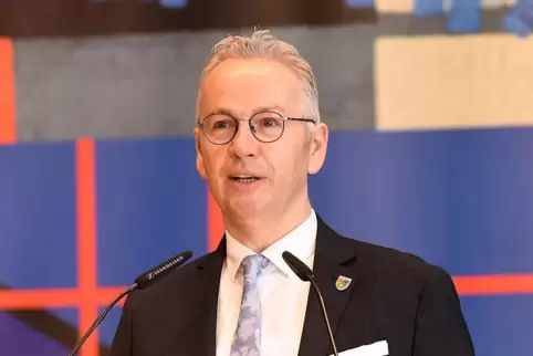 Rainer Guth. Rainer Guth.