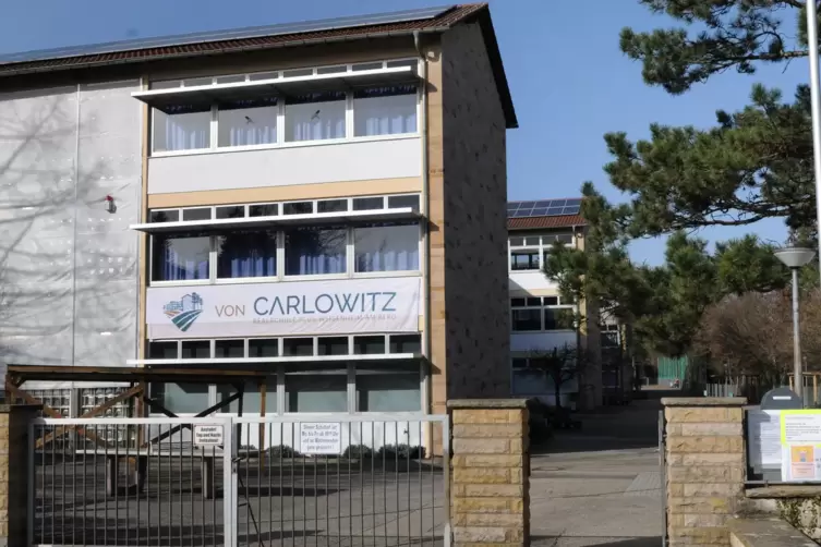 An der Von-Carlowitz-Realschule plus in Weisenheim am Berg werden drei Millionen Euro investiert.