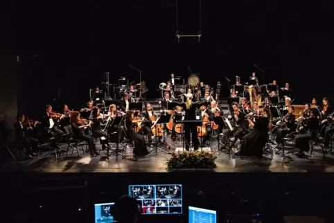 Konzert für die digitale Welt: Anu Tali am Pult des Heidelberger Orchesters. 