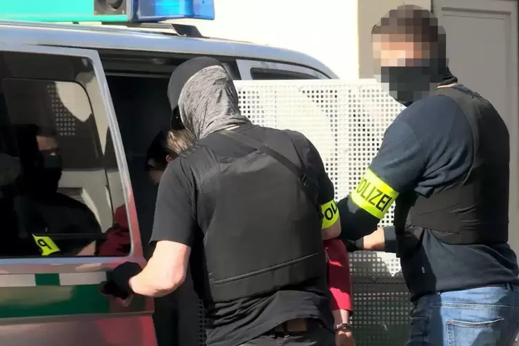 Nach stundenlanger Fahndung aufgesp&uuml;rt: Festnahme des 31-J&auml;hrigen am Donnerstag. 