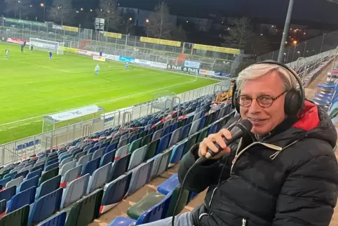 Mit 67 TV-Fußballkommentator geworden: Ralf „Maxa“ Maxstadt, beim FKP Aufsichtsratsmitglied und Klubtreff-Macher, auf den wegen 
