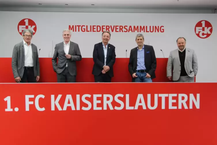 Der neue FCK-Aufsichtsrat (von links): Fritz Fuchs, Bernhard Koblischeck, Rainer Ke&szlig;ler, Markus Merk und Martin Weimer. 