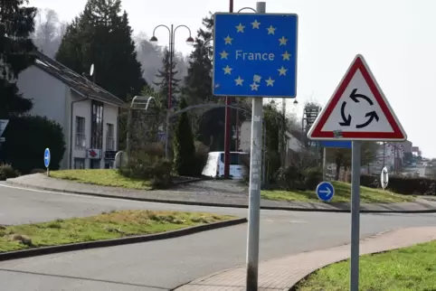 Nicht nur Frankreich verschärft die Einreiseregeln an der Grenze; nun zieht Deutschland nach. 