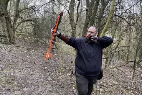 Peter Pirron trainiert regelmäßig auf dem Hinzweilerer 3D-Parcours. Er ist auch Jugendtrainer der Schützengilde Königsberg. 