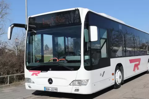 Ein umgebauter Linienbus dient als mobile, dritte Impfstraße.