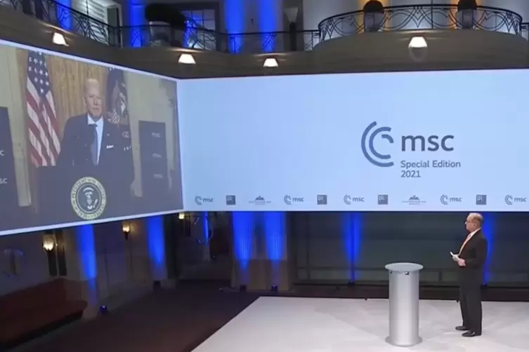 Joe Biden wurde zugeschaltet nach M&uuml;nchen, wo MSC-Chef Wolfgang Ischinger im Hotel Bayerischer Hof moderierte.