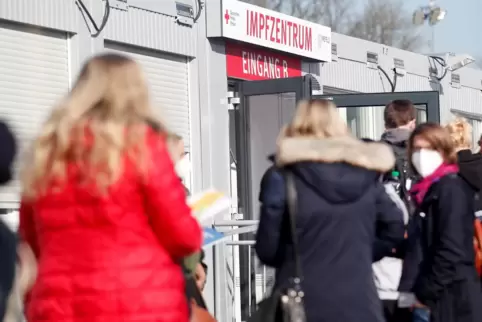 Bald können sich auch Kontaktpersonen von Schwangeren einen Impftermin holen. 