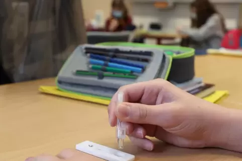 Schnelltests könnten eine Rolle bei der Entscheidung spielen, wie es an den Schulen im Kreis weitergeht. 