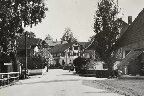 Straßenzug in Koppigen im Kanton Bern: Zwei Mal durfte Karin Pfannebecker nach dem Krieg die Schweizer Gastfreundschaft genießen