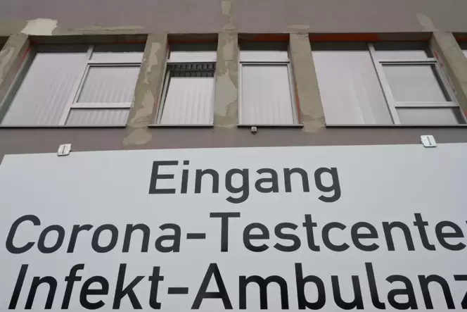 Im Pirmasenser Corona-Testcenter können sich Grenzpendler testen lassen.