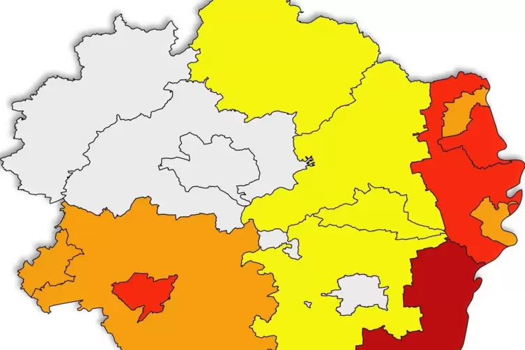 Der Kreis Südwestpfalz ist wieder orange statt gelb , und im Kreis Germersheim steigt die Inzidenz auf 144,2. 