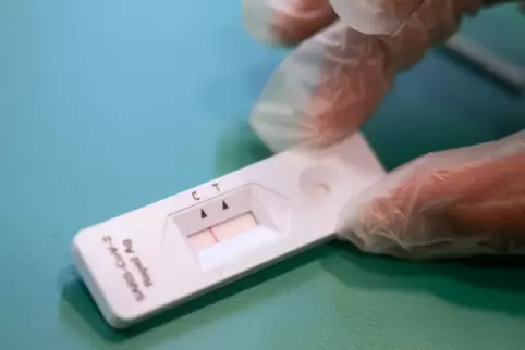 Bürger sollen sich ab Anfang April einmal in der Woche kostenlos testen lassen dürfen.