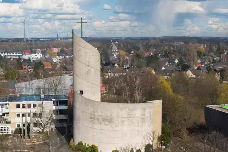 Spiralf&ouml;rmige Architektur: St.-Maximilian-Kolbe-Kirche in Hamburg-Wilhelmsburg.