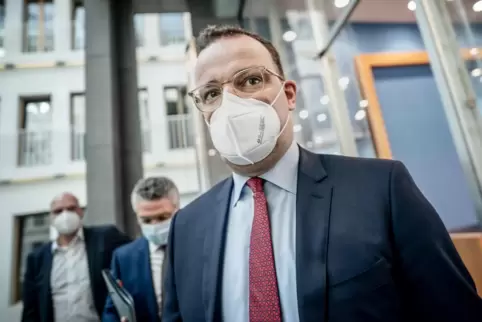 „Wir werden mit dem Virus leben müssen, es geht nicht einfach weg“, sagt Jens Spahn im RHEINPFALZ-Interview (hier im Bild in Ber