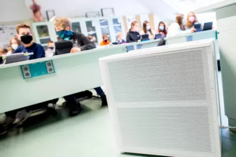 Mobile Luftreinigungsgeräte sollen in die Schulsporthallen der Verbandsgemeinde. 