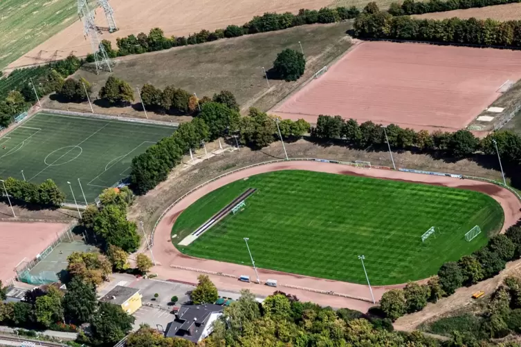 Das Rudolf-Harbig-Stadion: Schon am Montagabend trainiert hier wieder die Hockeyabteilung des VfR Grünstadt.