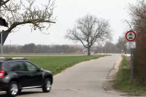 Der Hirschgraben ist eine Abkürzung. Aber: Durchfahrt verboten. 