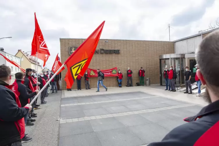 Am Freitag fand auch bei John Deere in Zweibrücken ein Warnstreik statt.