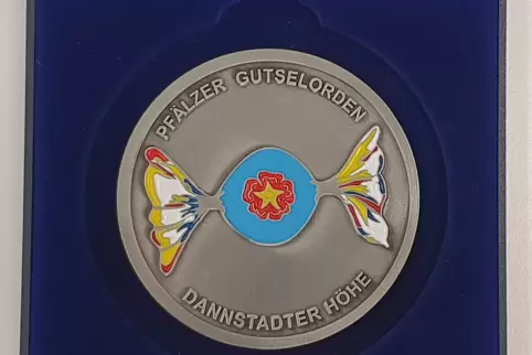 Der Pälzer Gutsel-Orden wird zum ersten Mal verliehen. 