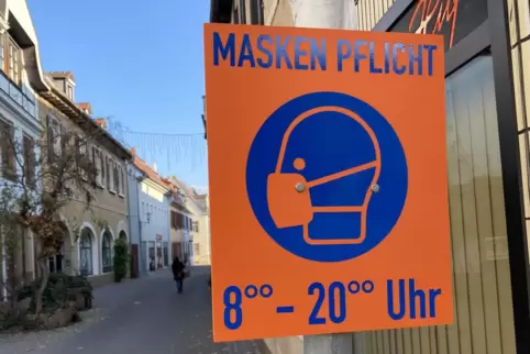 Maskenpflicht: In der Innenstadt und auf Spielplätzen kommt es immer noch zu Verstößen.