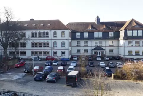 Im zweiten Stock der Hohenburgschule hatte Salo Lewin jüdische Homburger Kinder unterrichtet. Im zweiten Stock der Hohenburgschule hatte Salo Lewin jüdische Homburger Kinder unterrichtet.