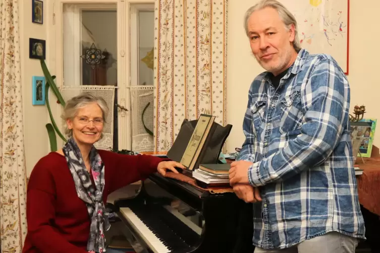 Haben derzeit schwer zu kämpfen: die Pianistin Barbara Baun und ihr Ehemann, der Sänger Philippe Huguet, aus Kirchheim. 