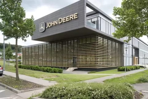 Das John-Deere-Gebäude im PRE-Park im Osten Kaiserslauterns.