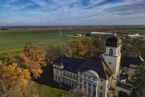 Das Schloss von Loisow, Heimat des Landwirtschaftlichen Beratungszentrums. 