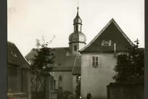 Im Jahr 1711 wurde der Grundstein für die lutherische Kirche auf dem Rittersberg gelegt.