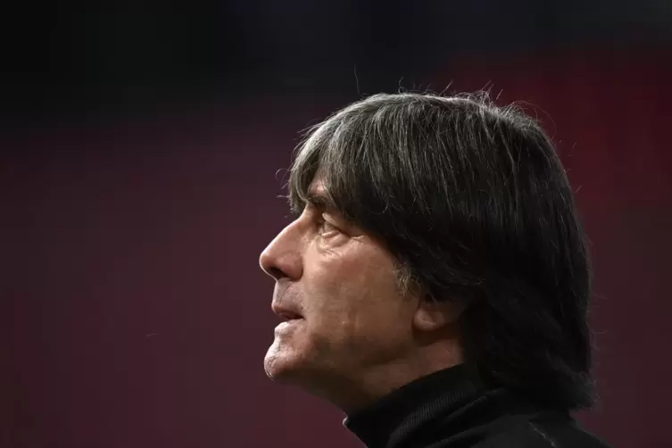 Jogi Löw hat seinen Rücktritt angekündigt. Für so manchen von uns Befragten kommt dieser Schritt zu spät.